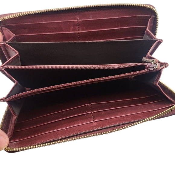 Gucci Guccissima Continental Wallet Interlocking GG Zipper Charm - Picture 11 of 13